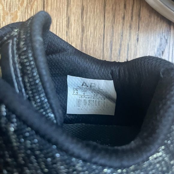 APL Techloom Pro Black and Metallic Gold Sneaker Size 7.5 Women's - Picture 4 of 10